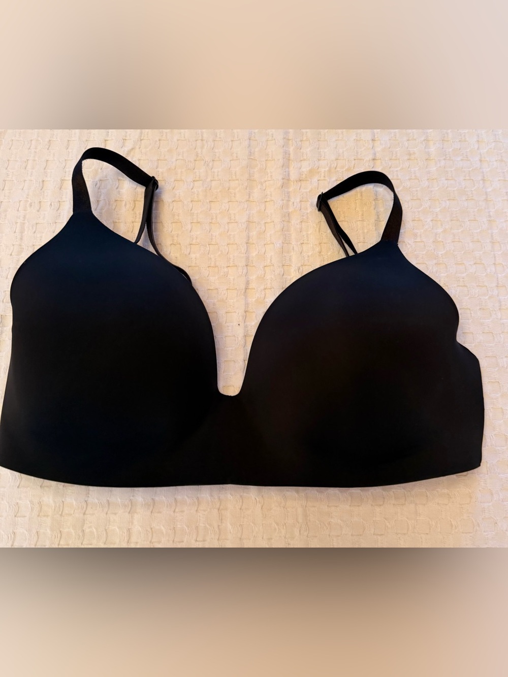 Victoria’s Secret Wireless T-Shirt Bra | Black | 36DD